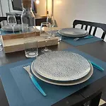 Au Parisien דירה
